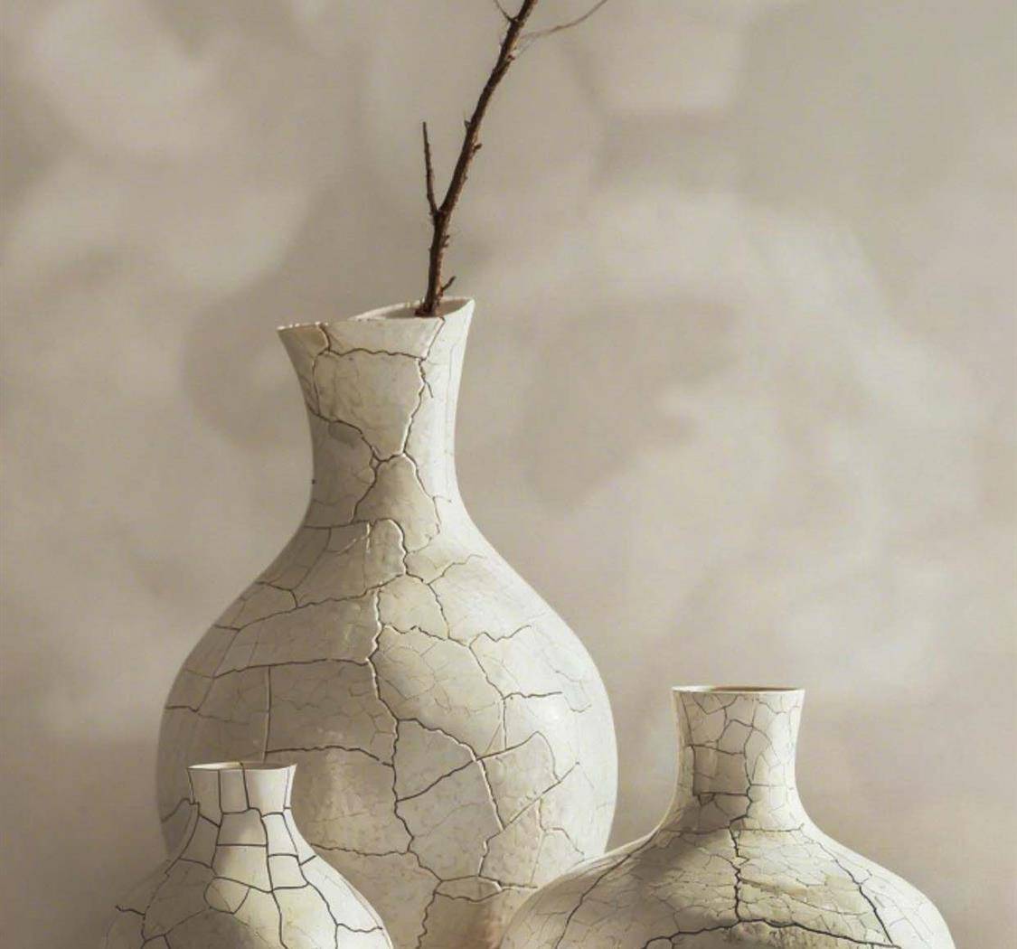 每个人生活中的裂痕，最后都会变成故事的花纹。