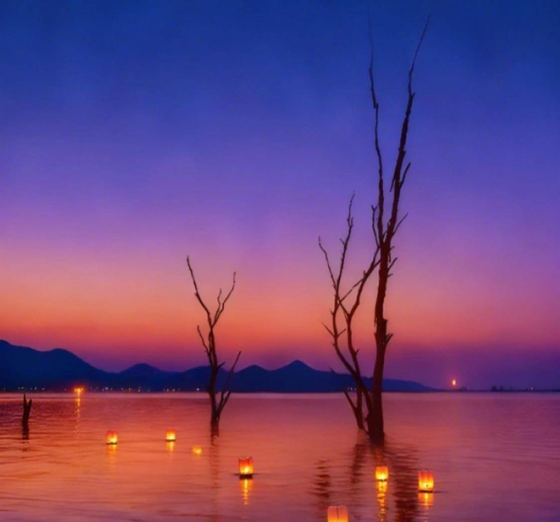 寒衣节至，焚纸寄情，一缕青烟载思念，愿你我皆安。