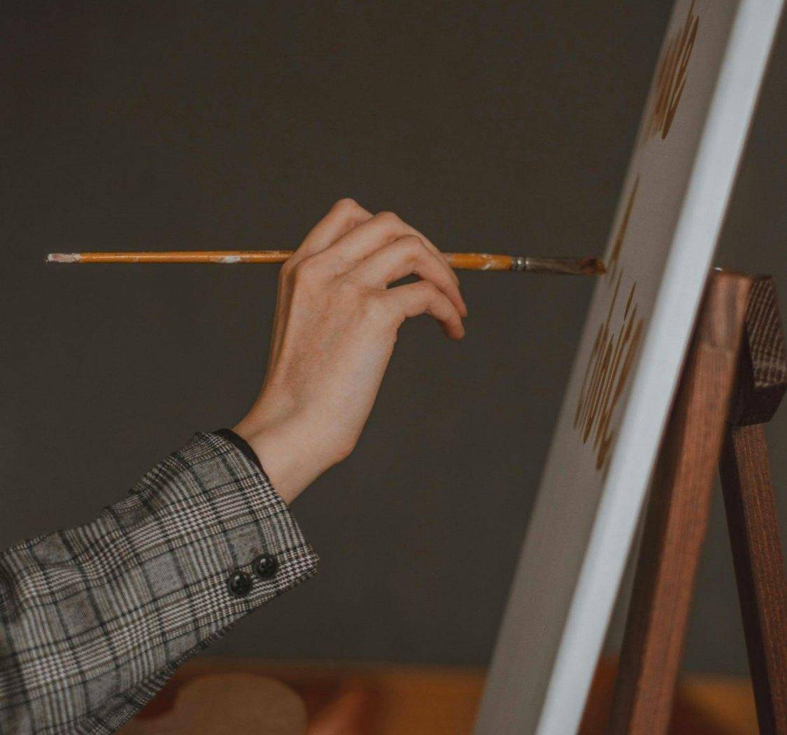 有了坚定的意志，就等于给双脚添了一对翅膀。